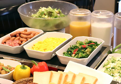 ポテトサラダと野菜炒め栄養のバランスもよく人気です。